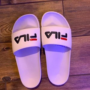 Fila slides